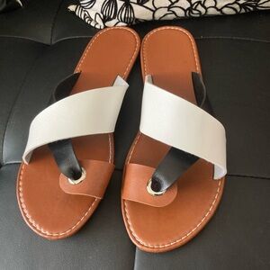 Cute sandals size 43 fits like 12